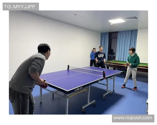 深圳乒乓球队在邀请赛中的团队协作表现精彩点评与分析